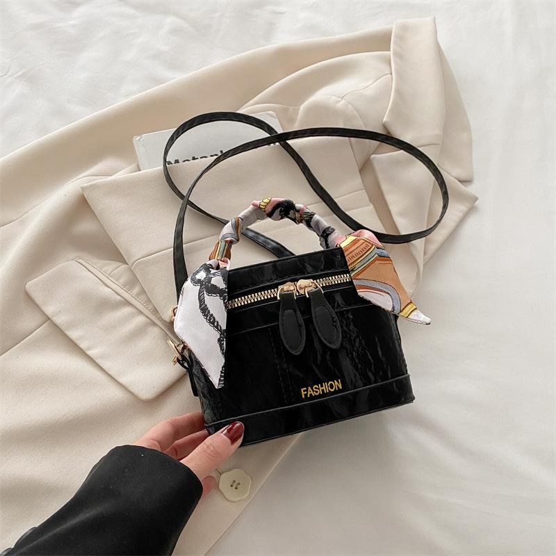 2025 New Model, Portable Box Bag, Women's Retro Fashion Bucket Bag, High-end Sense Niche Versatile Messenger