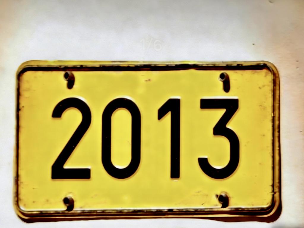 Vintage s Year Number Retro Yellow License Plate Pattern Aluminum Metal Painting High Definition Clear Print Bend Resistant