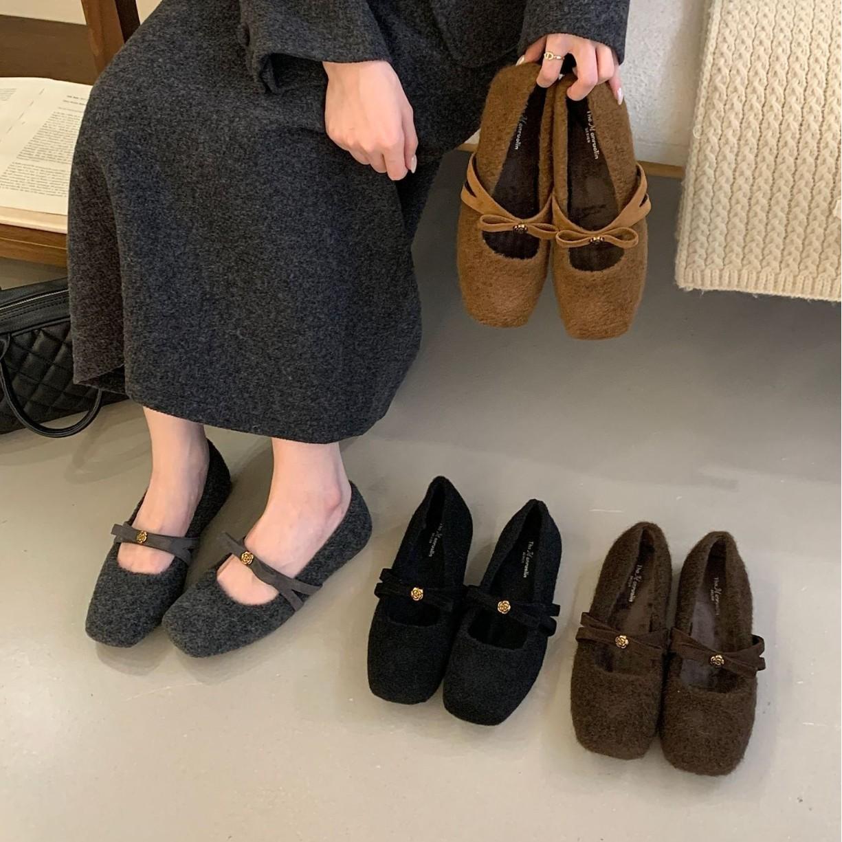 

2025 autumn new pointed head with bow inner height commuting temperament women s single shoes 39 темно-коричневого