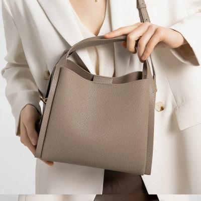 Kadınlar için hakiki deri omuz çantası kadınsı lüks moda tasarımcısı çantalar bayanlar için seyahat büyük kapasiteli kova çantalar