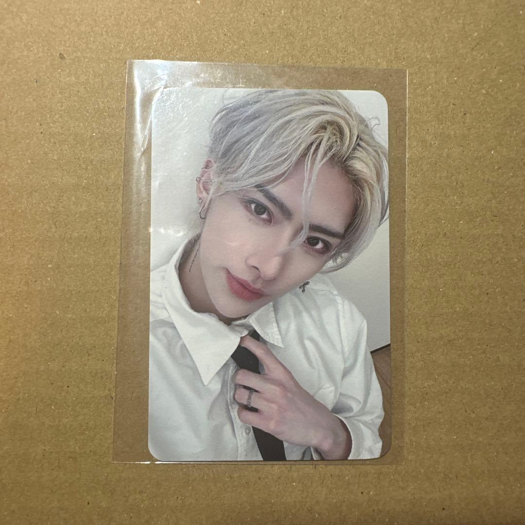 [USED] ZB1 Trading Card Ricky Everline Lucky Draw Lotte Shinsekai Necktie