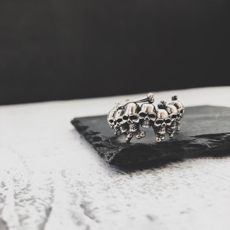 

Vintage Inspired 2024 Fashionable Thai Silver Skull Open Ring For Women J5843