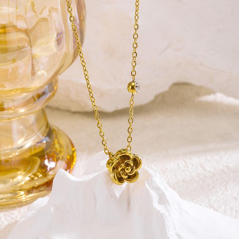 Exquisite French Retro Rose Necklace: Romantic Light Luxury Clavicle Chain - Personalized Festival Birthday Gift