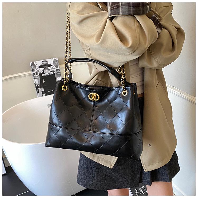 Vintage Suede Tote with Diamond Chain - Large Capacity, Small Fragrance Style, Frosted Finish