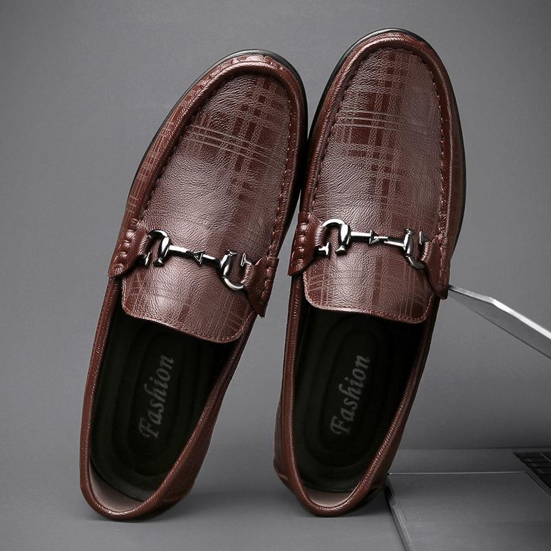 Mode Leder Herrenschuhe Luxus Trend 2022 Neueste Lässige Slipper Formelle Loafer Herren Mokassins Italienische Flats Männliche Fahrschuhe