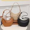 Damen Minimalistische Halbmond-Schultertasche PU-Leder Pendler Crossbody Mittlere Größe