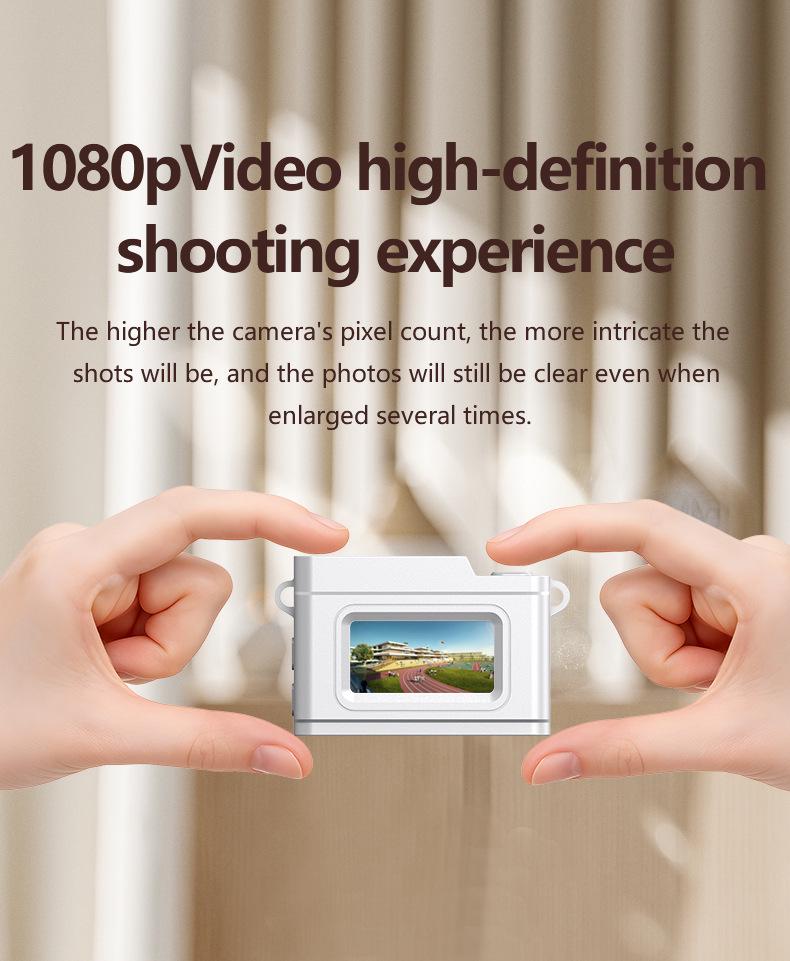 Retro Mini Keychain Camera for Students and Children's Travel Parties