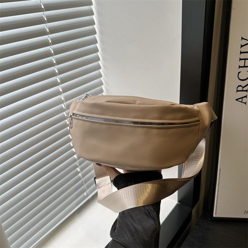 Breast Bag Retro Simple Versatile Shoulder Messenger Bag 2025 New Fashion Diagonal Span Small Backpack Lightweight Sports Fanny Pack