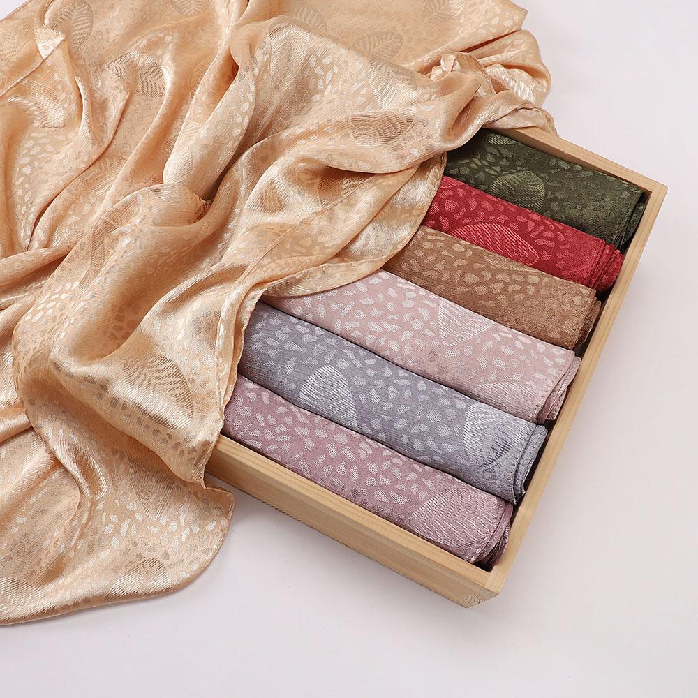 High Quality Premium Satin Hijab Leaf Print Hijab Plain Malaysia Women Scarf Satin Shawl Luxury Silk Satin Wrap