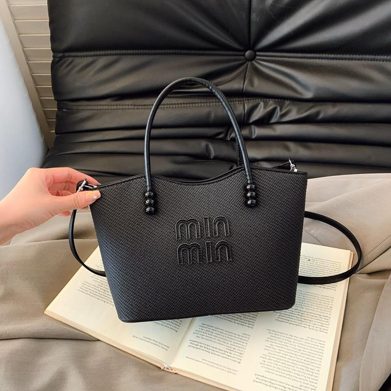 

Simple and high-value tote bag women s 2025 new fashion contrasting color shoulder underarm bag casual commuter handbag чёрный