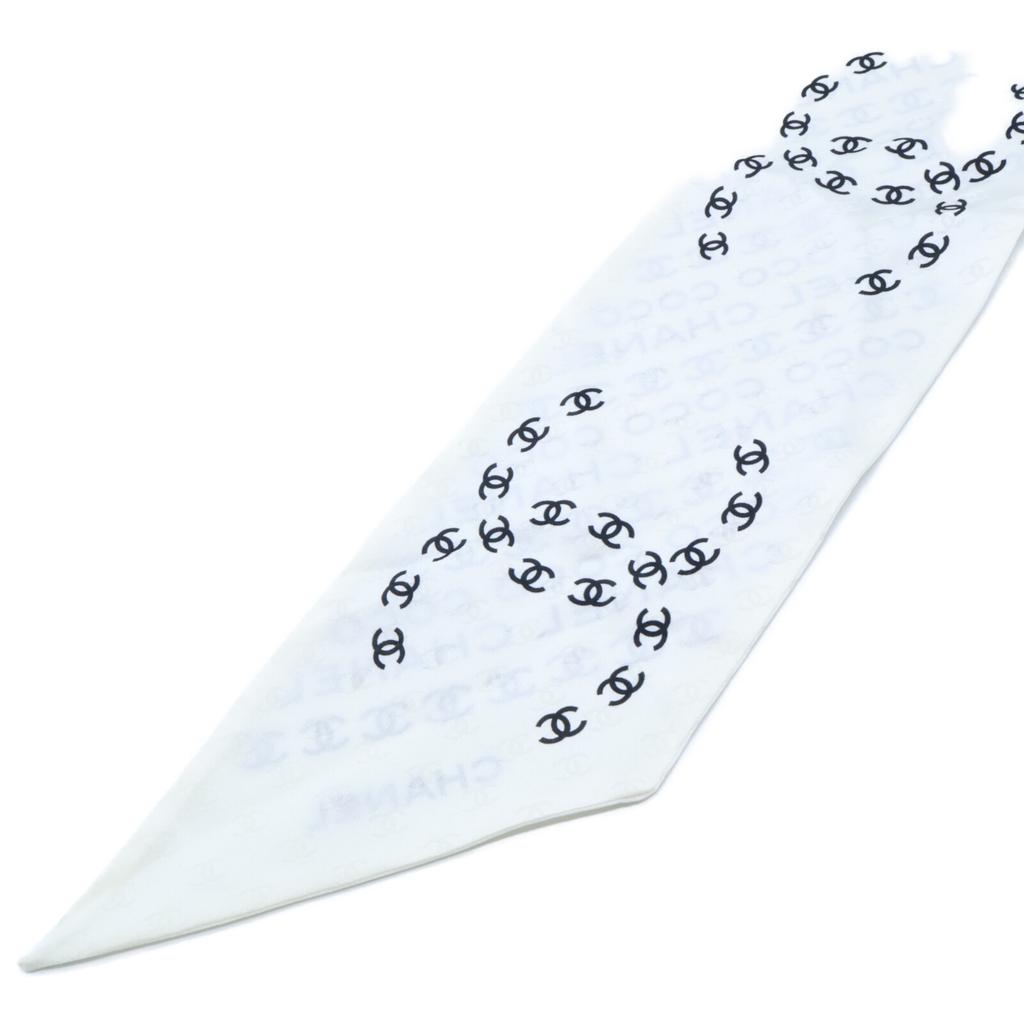 Chanel Excellent Condition 25 Stainless Steel Silk CC Logos Twilly Scarf whiteUsed
