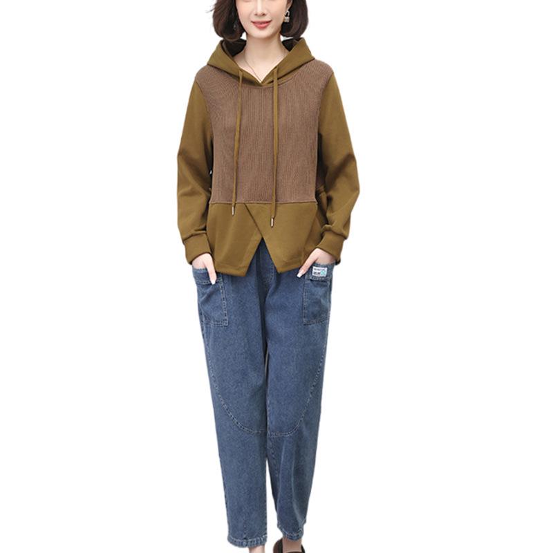 2024 Women's Chic Two-Piece Set: Loose Slimming Sweatshirt & Jeans for Spring/Autumn
