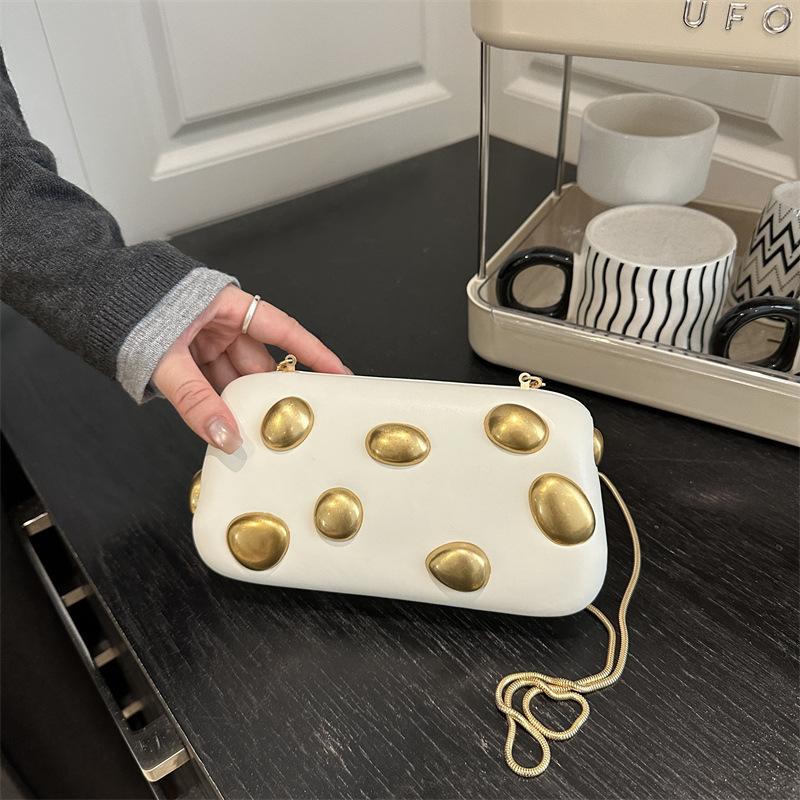 Retro Underarm Bag for Women Rivet Decor Design Autumn Winter Versatile Texture Phone Bag Fashion One Shoulder Crossbody Bag