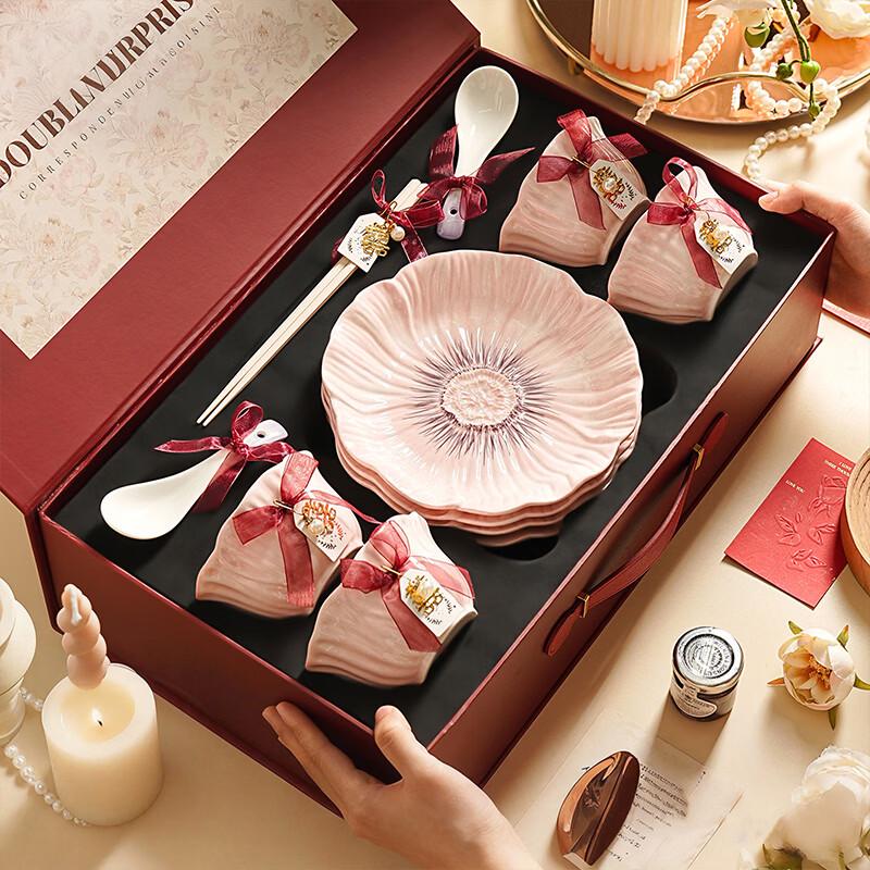 Modern Housewife Nordic Ceramic Dinnerware Gift Set 2026 Housewarming Gift