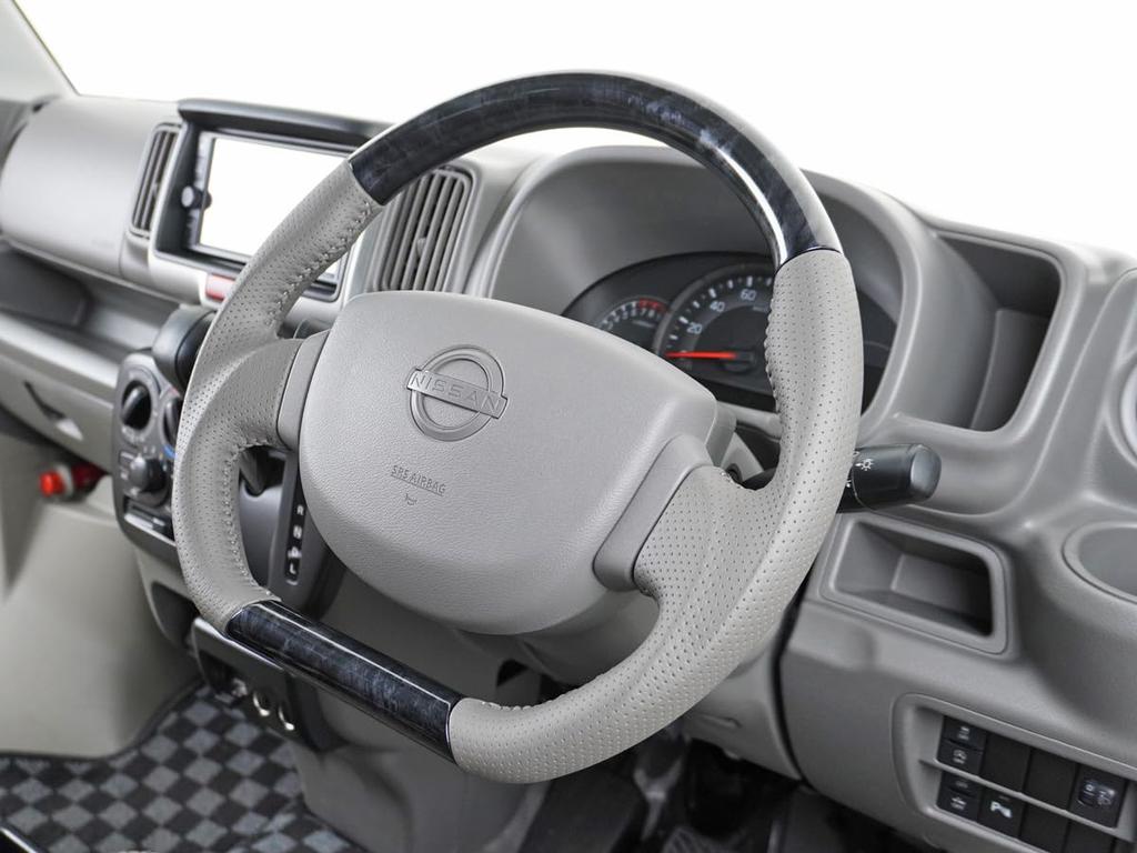 Gun Grip Steering Wheel Wood for Toyota Every Van DA17V TRISTAR'S D-Type (Black Grain)