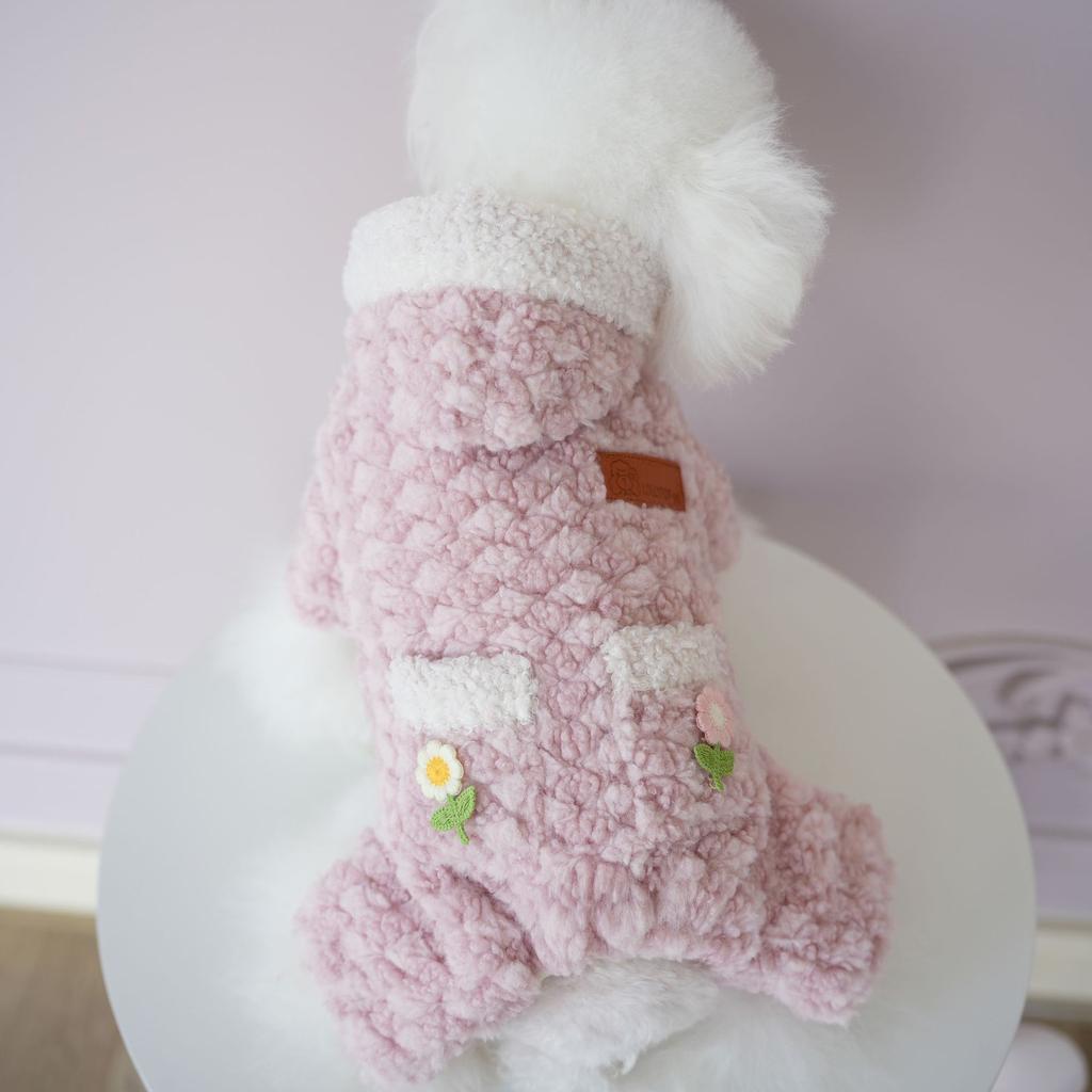 Herbst und Winter Haustier Hund Samt Kleine Blume Vierbeinige Kleidung Weicher Bauchschutz Warme Kleidung Teddy Hund Pyjamas Welpe