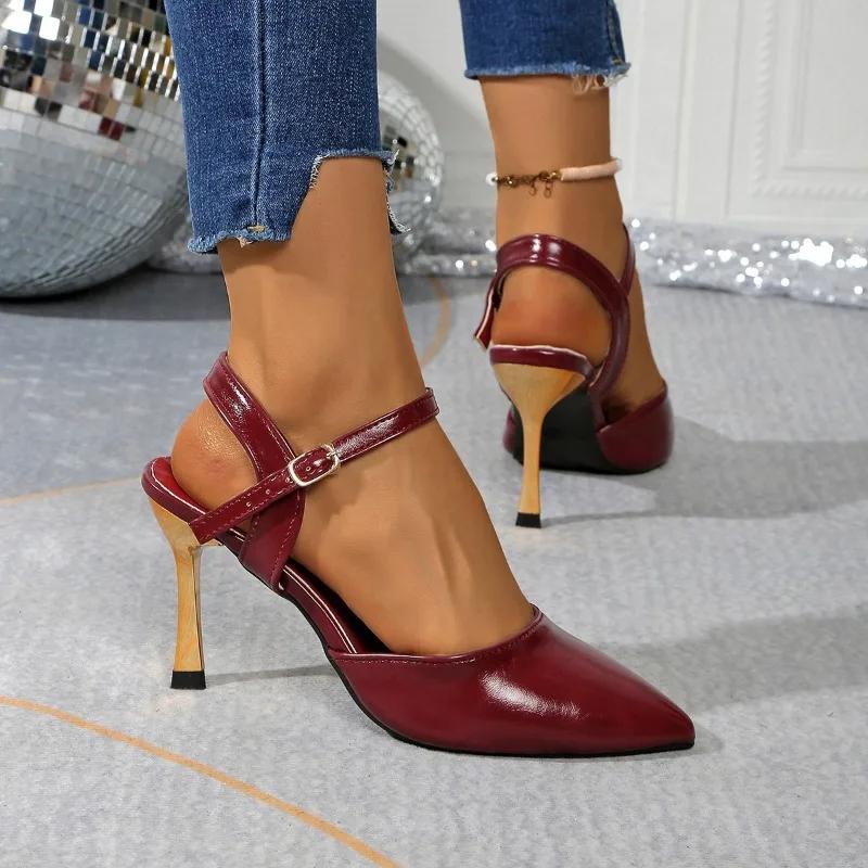 2025 Summer Women's Closed Toe Sandals Thin Heels Buckle Straps Outdoor Dress Pointed Toe Shoes for Daily Wear Sandals