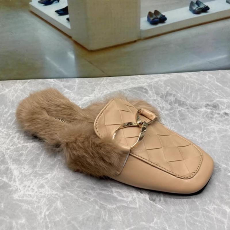 Женские вязаные тапочки с отделкой из искусственного меха плюшевой подкладкой модные зимние шлепанцы 40 коричневый 1990₽