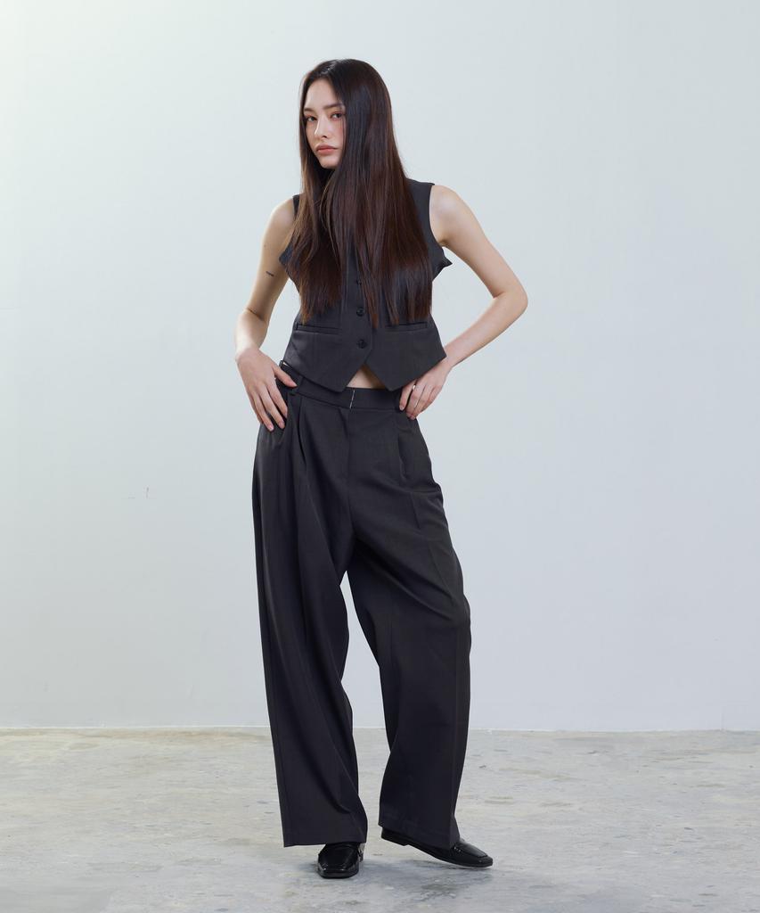ETRE AU SOMMET Tailored Pintuck Slacks (Charcoal)
