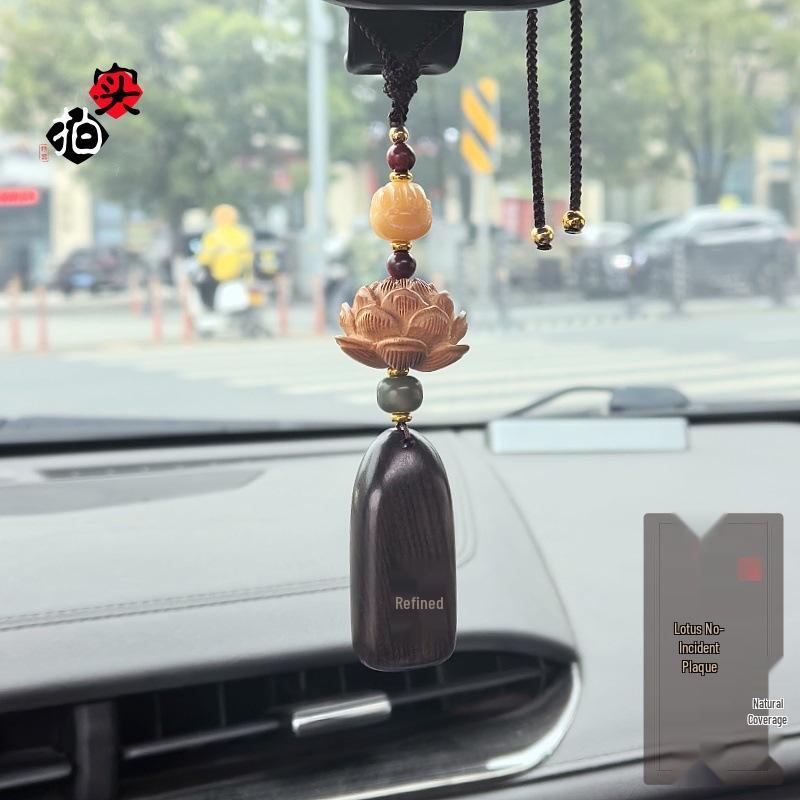 Sandalwood Gourd Pendant: High-End Rearview Mirror Amulet for Men and Women