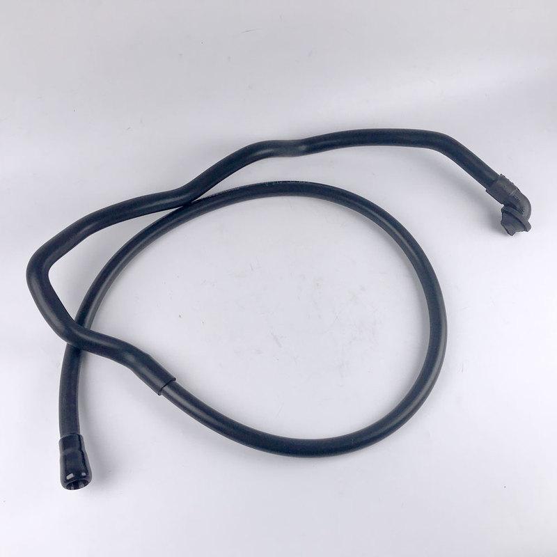 9585640 7P0877202  Right front drain pipe for Porsche Cayenne