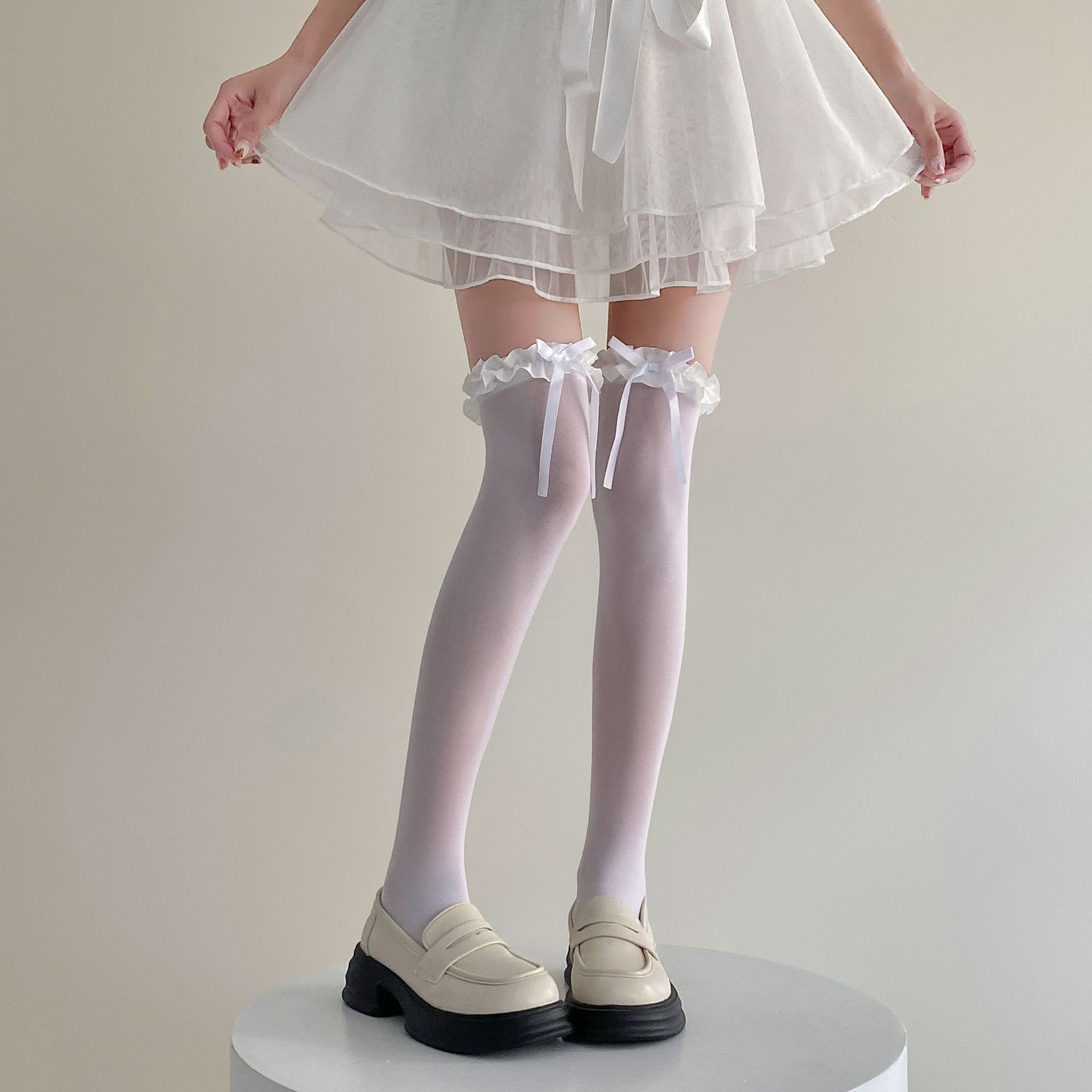 White Bow Over Knee Socks Thin Lace Lolita Stockings Lace Ballet Thigh Socks Laid flat, approximately 45cm.