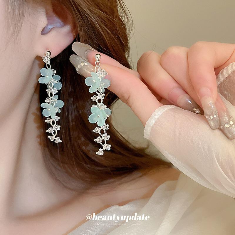 Korean small fresh flower tassel artificial crystal stud earrings female sweet girl heart earrings niche literary earrings