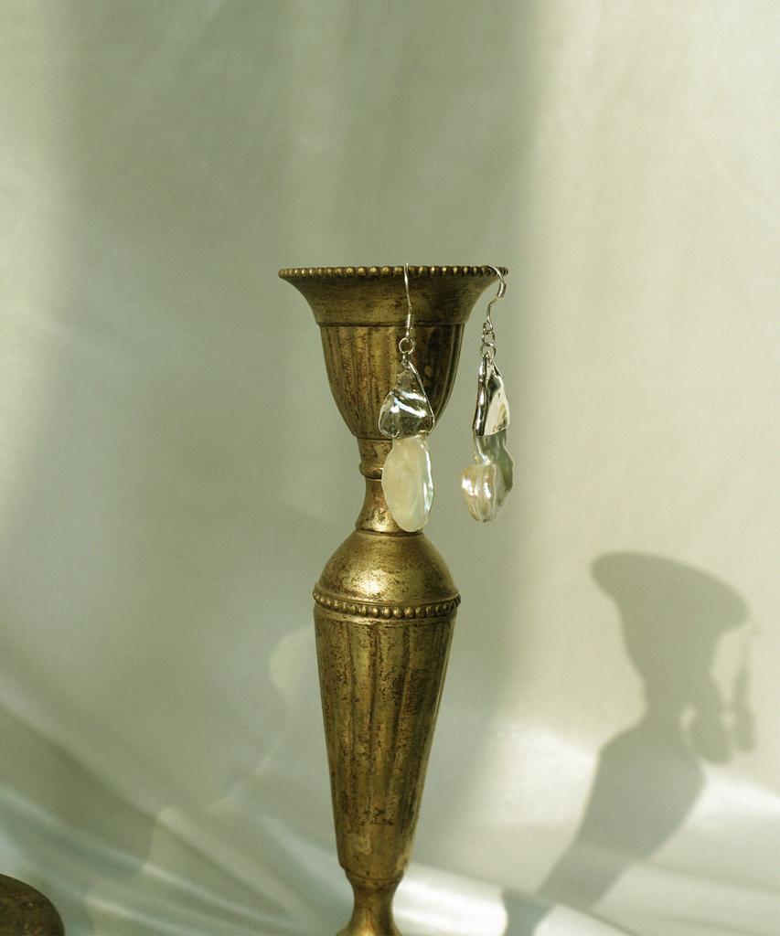 Bizarre Jewelry Pearl Earrings _S