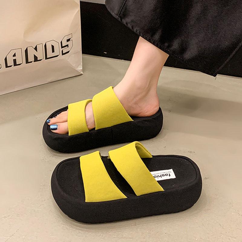 Thick-soled Black Cool Slippers Women's Summer Wear 2025 New High-end Feeling Not Tired Feet Internet Celebrity Explosion Beach One-word Drag