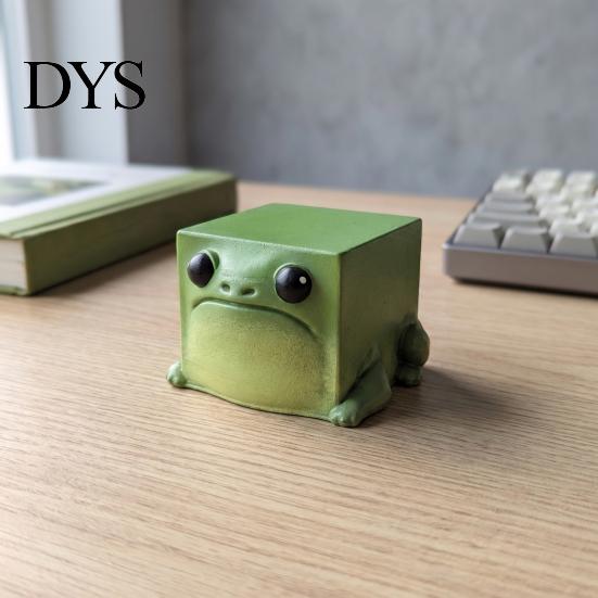 Decorative Resin Ornaments Cube Frog Desktop Ornament, Square Figurine for Home Office Tabletop Art Pieces Desk Shelf Decoration, Funny Statue
