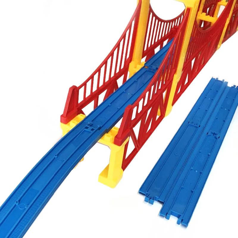 Zubehör für elektrische Eisenbahnszenen (Doppelbrücke + 8 gerade Gleise + 2 Klettergleise) Kinderspielzeug PD89