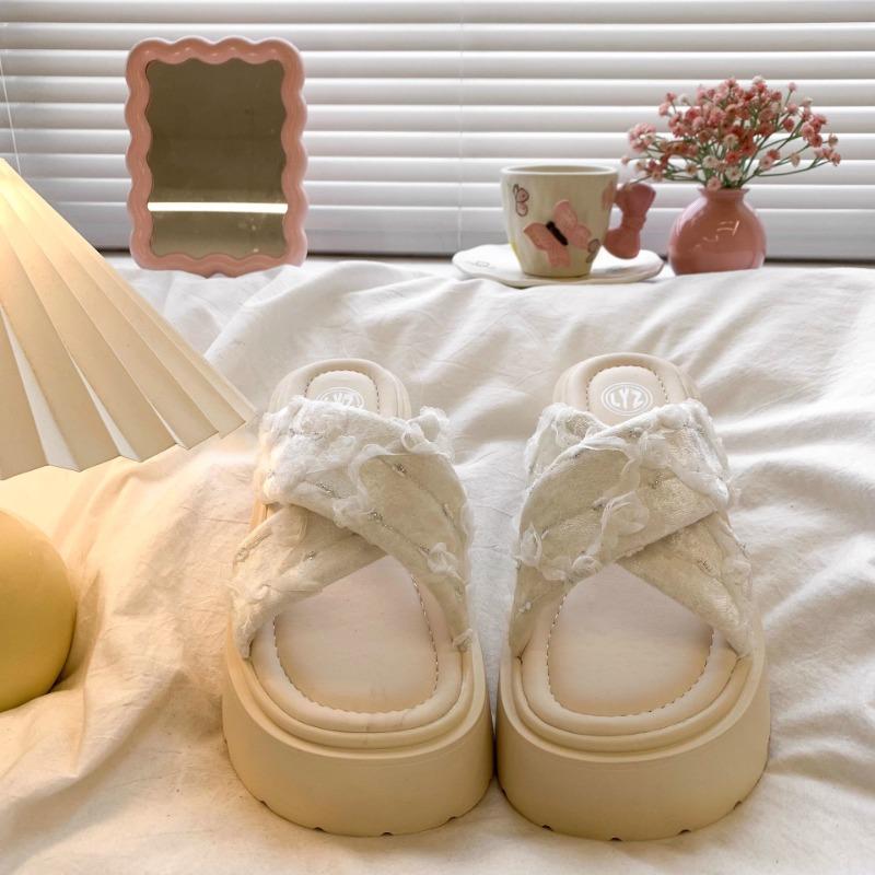 Beautiful slippers women's summer wear new small thick bottom heightening beach cool slippers