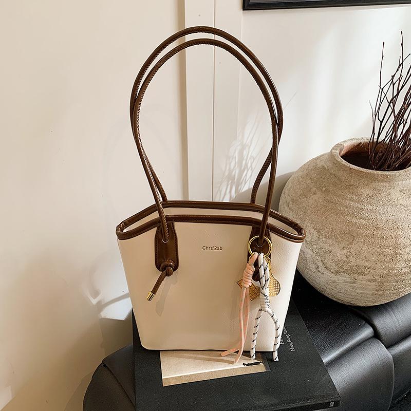 

Large Capacity Shoulder Bag Women s New Fashion Versatile Handbag