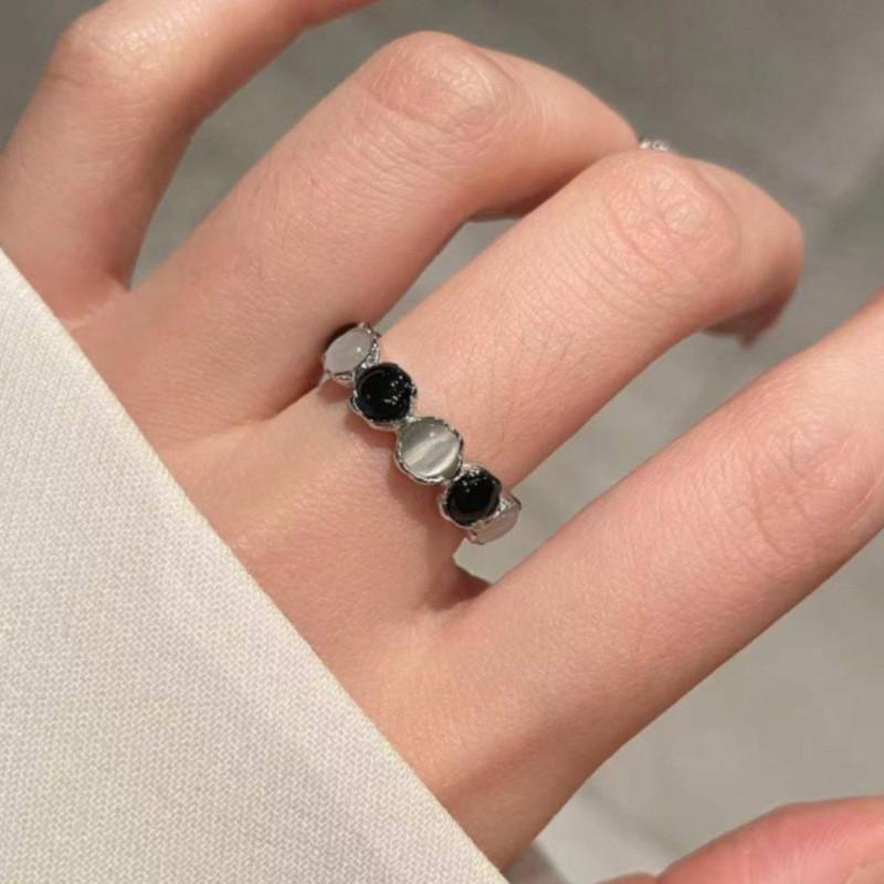 Chic Minimalist Open Finger Ring With Geometric Black And White Cat Eye Stone