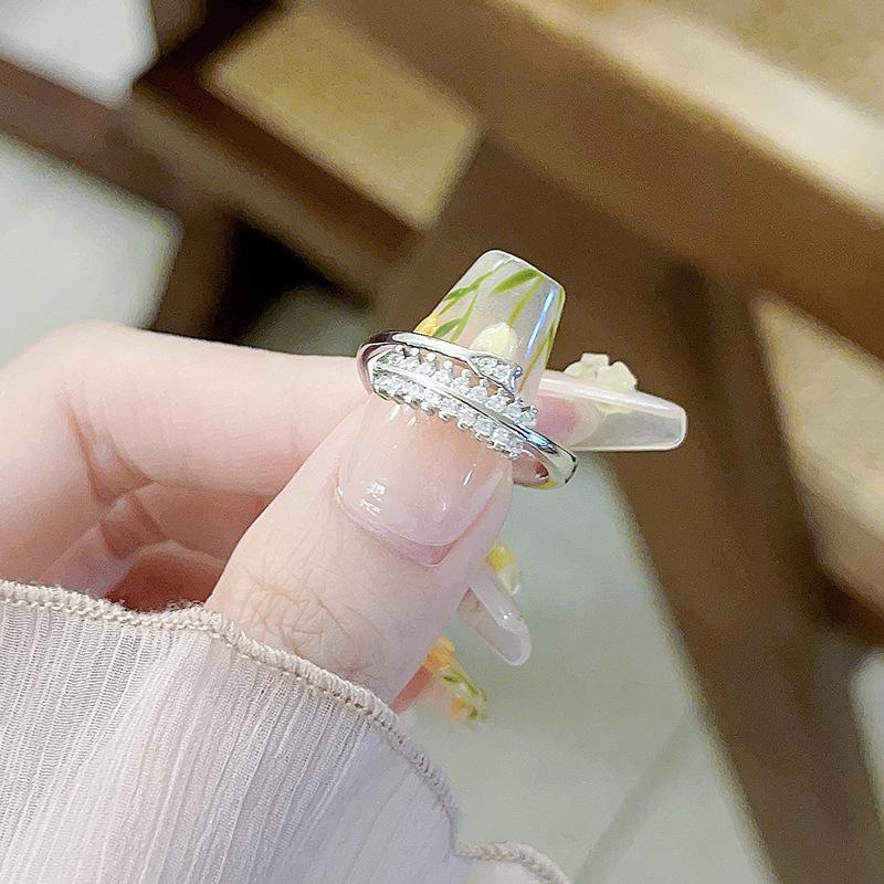 

Simple Full Diamond Zir*****Pen Ring Irregular Fold Light Luxury High-End Sense Niche Design Sense Ring Woman Adjustable opening