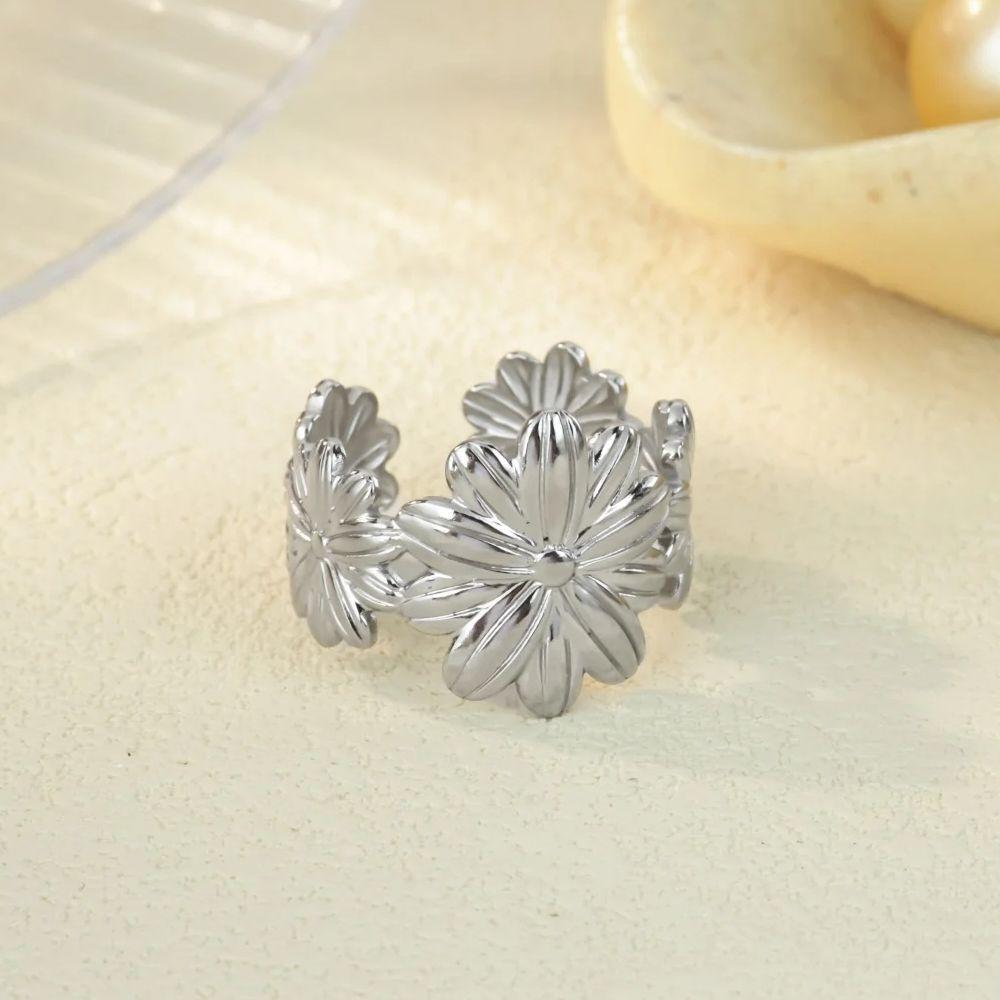 Daisy Flowers Stainless Steel Rings 18K Gold-plated Anti Fading Open Ring for Women Vacation Wedding Jewelry Accessories Gifts