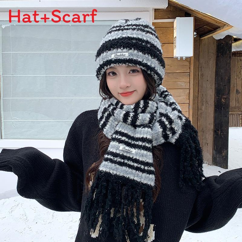 

Wool Blend Winter Knit Hat And Scarf Set With Warmth For Ladies чорний