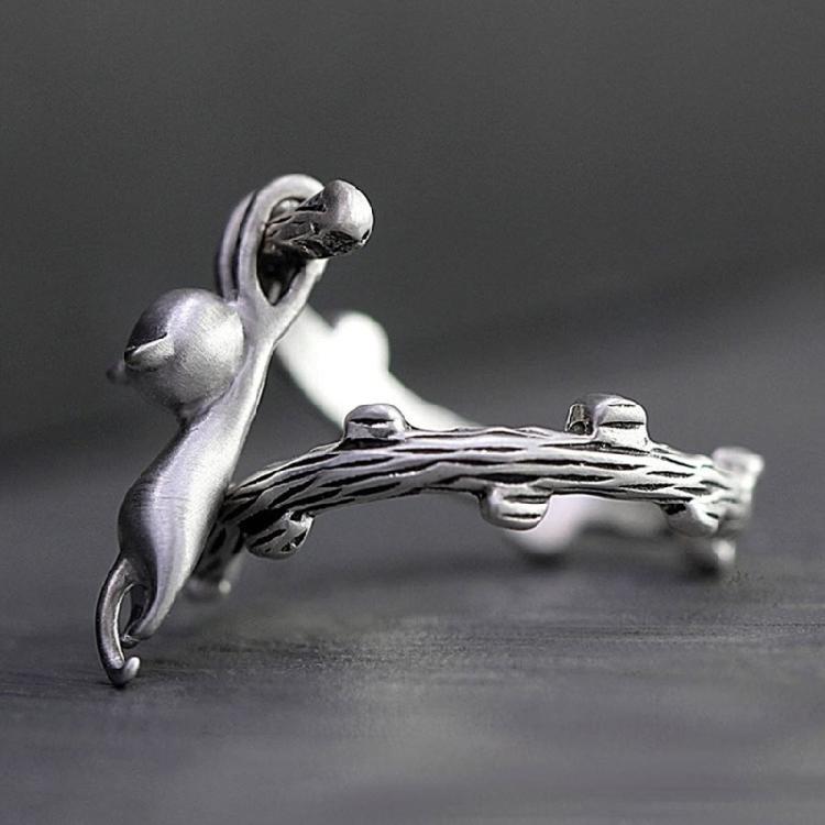 Open Finger Rings Adjustable Rings Cats Climbing Branch Finger Jewelry Alloy Texture Suitable for Fashion Lover Present
