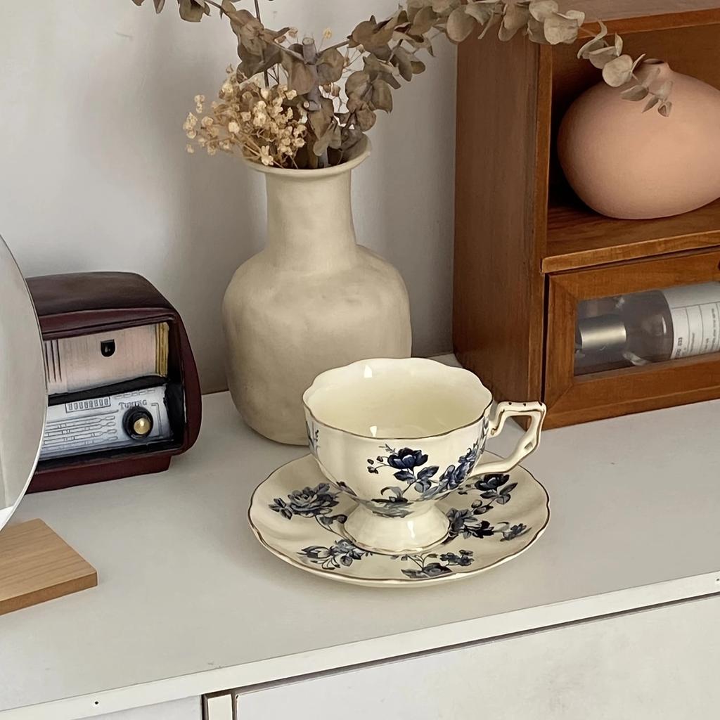 1Set Simple Floral Ceramic Coffee Cup and Saucer, High-End Accessible Luxury Cup and Saucer, Home Commercial Office Afternoon Tea Matchinging Goodies,