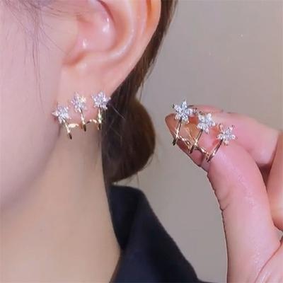Super Flash Five-pointed Star Mori Flower Earrings Female Ins Wind Stud Earrings Sweet Girl Niche Design