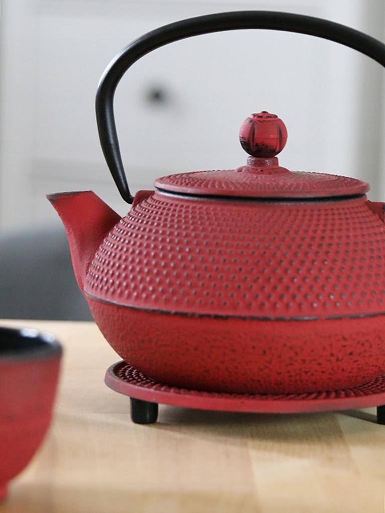 Gietijzeren Beschermende Standaard Voor Een Hete Ketel Pot
