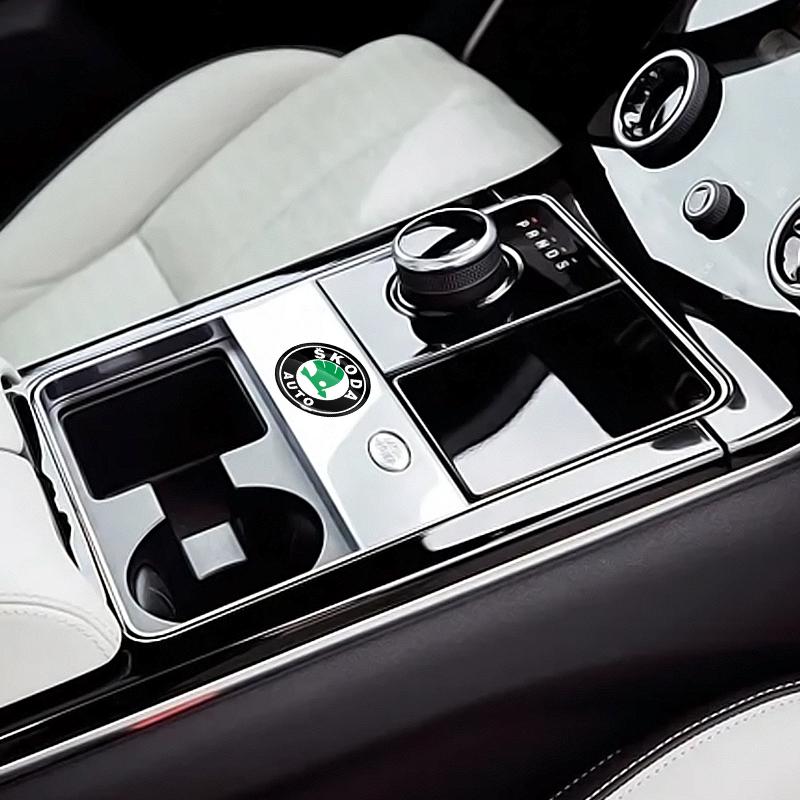 2/4/6 ks Samolepka na klíčovou dírku zámku dveří auta Znak Ochranná samolepka na auto pro Škoda Octavia Enyaq Rapid Karoq Derivati Fabia Kodiaq Kamiq Superb Yeti