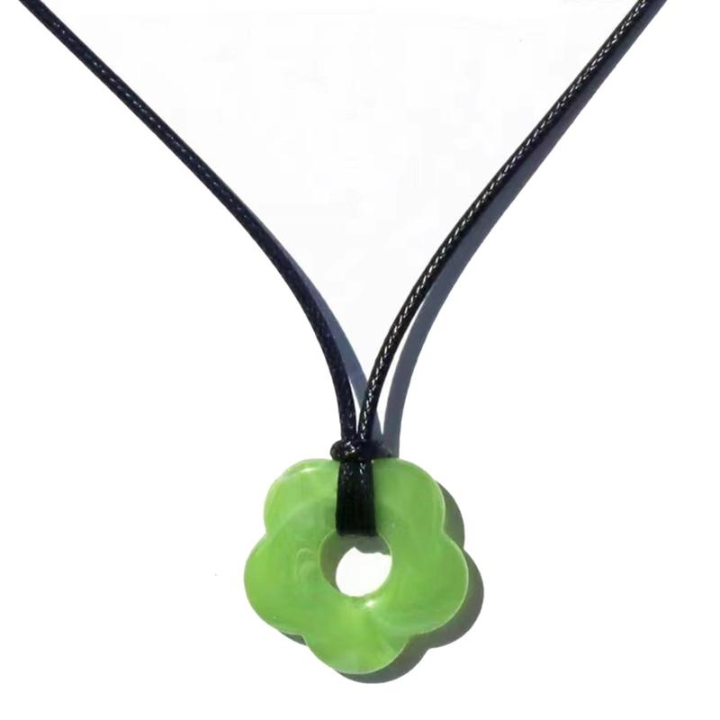 Ins Simple Hollow Plum Pendant Necklace Korean Style Fashion Novel Female All-match Necklace Acrylic Flower Choker