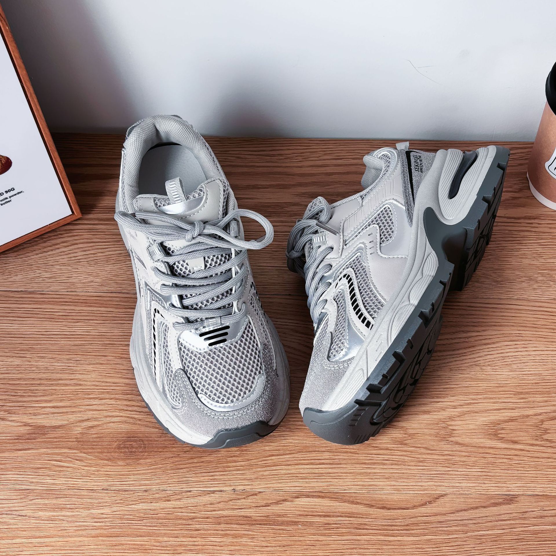 

2025 summer new mesh breathable dad shoes women s shoes student versatile casual platform sports shoes ins Korean version 40