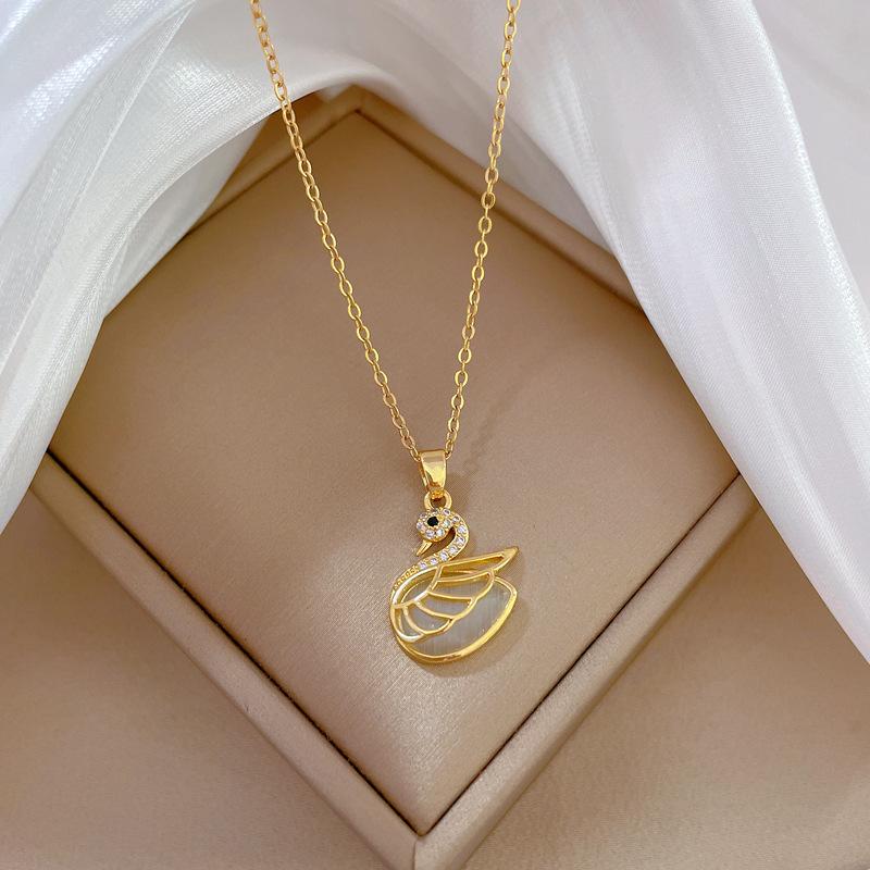 Light Luxury Temperament Gorgeous Swan Opal Necklace Female Versatile Collarbone Chain Titanium Steel Chain