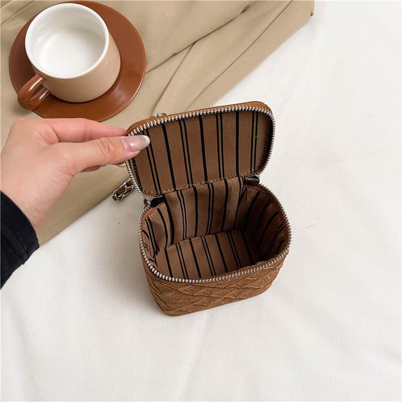 New Niche Design Heavy Industry Embroidery Silver Ball Small Cosmetic Bag Portable Shoulder Messenger Women's Bag