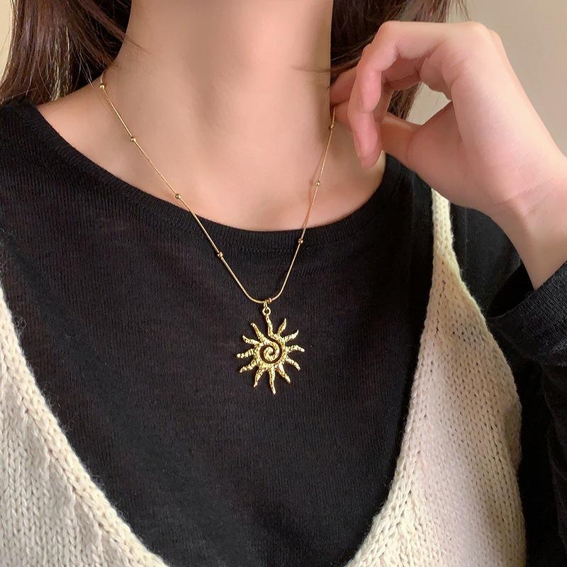 Aanslagbestendig Bohemien Sieradenset Verguld Spiraal Zon Hanger Ketting Oorbellen voor Moederdag Cadeau