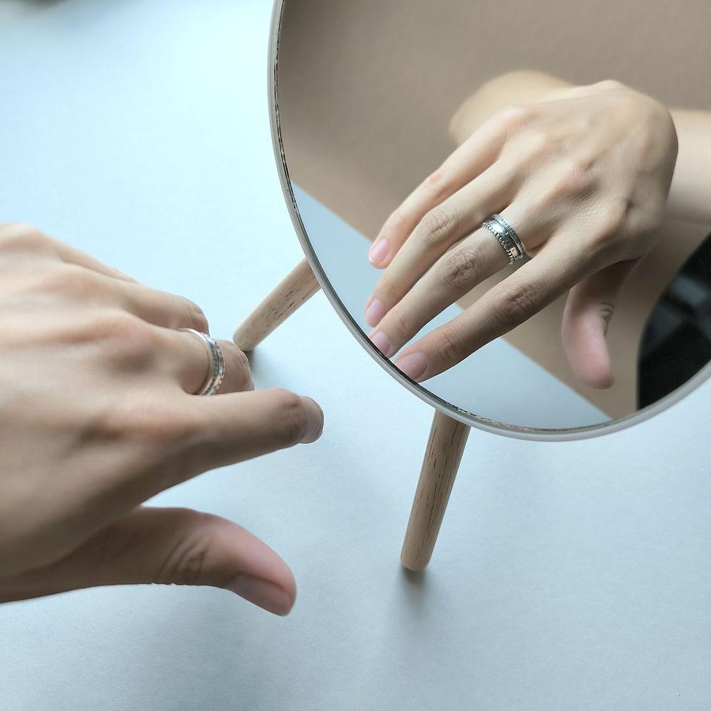 Серебряное кольцо с фианитами, вес изделия 4,29 гр (2160373)