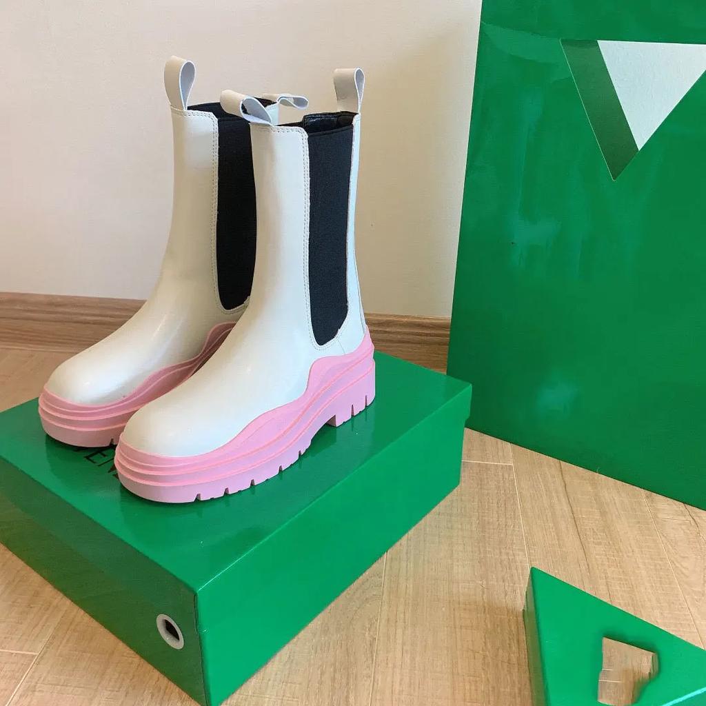 Fashion 2025 New Chelsea Boots Women/man Couple Models Platform Mid Boots Round Toe Slip On Rain Boots Leather Fashion Large Size Shoes