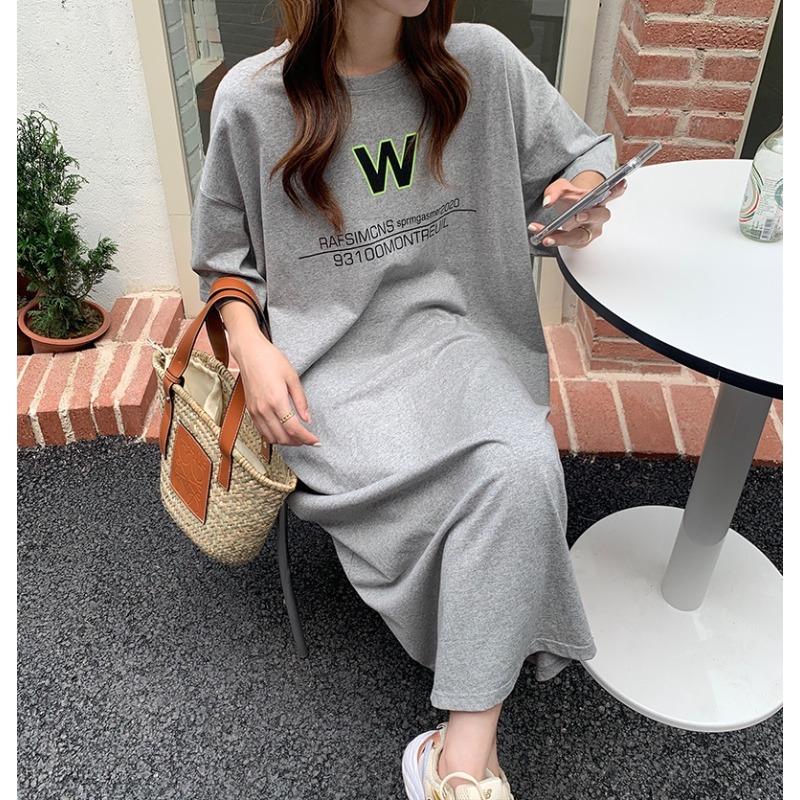 Loose-fitting Large-sized Women's Round-neck Short-sleeved T-shirt Dress, Long Laid-back Style Dress, Knee-length Sleeping Dress